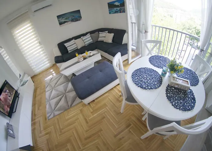 Lighthouse Apartmán *